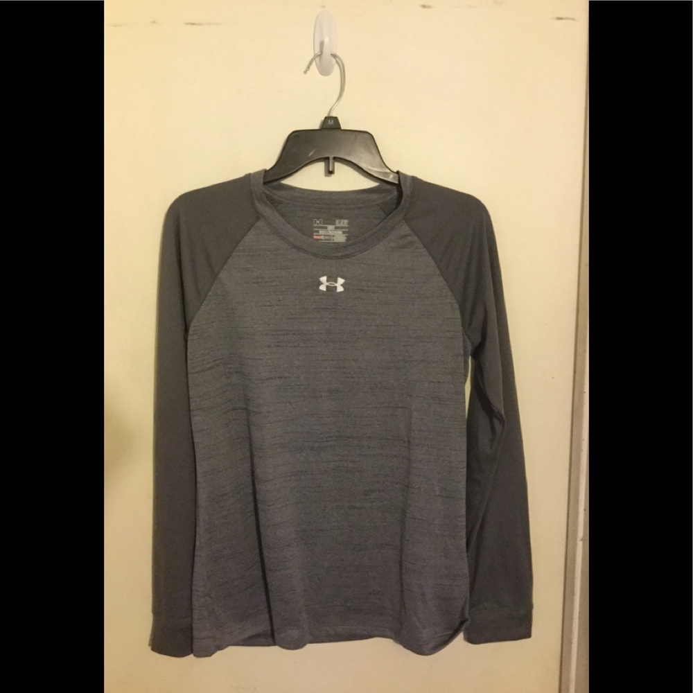 Long sleeve under armor athletic shirt